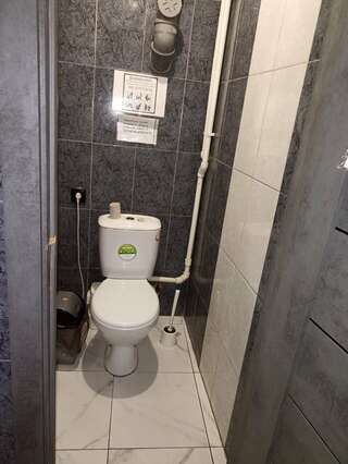 Гостиница Надежда Таганрог Кровать в общем 8-местном номере-8