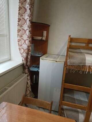 Гостиница Надежда Таганрог Кровать в общем 6-местном номере для женщин-4