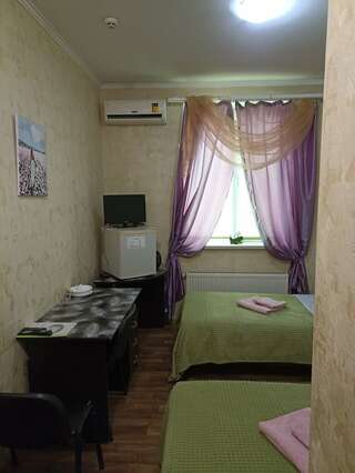 Гостиница Надежда Таганрог Двухместный номер с 2 отдельными кроватями-2