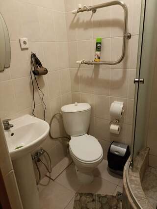 Гостиница Надежда Таганрог Двухместный номер с 2 отдельными кроватями-8